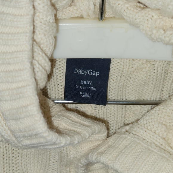 Baby GAP cable knit baby bunting - Picture 2 of 5